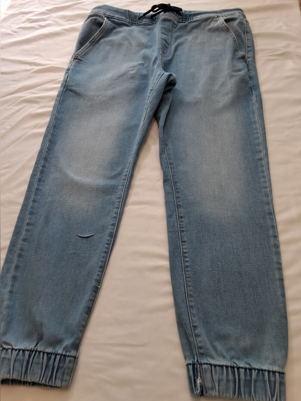 Denizen from Levi's Light Wash Relaxed Jogger Jeans